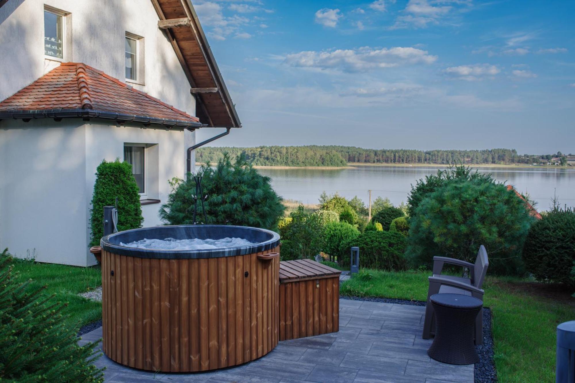 Villa Dom na wzgórzu z widokiem na jezioro Lipnica  Exterior foto